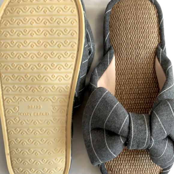 Dark Grey Stripe Bow Slide Slippers  🥿 NWOT - Picture 4 of 5